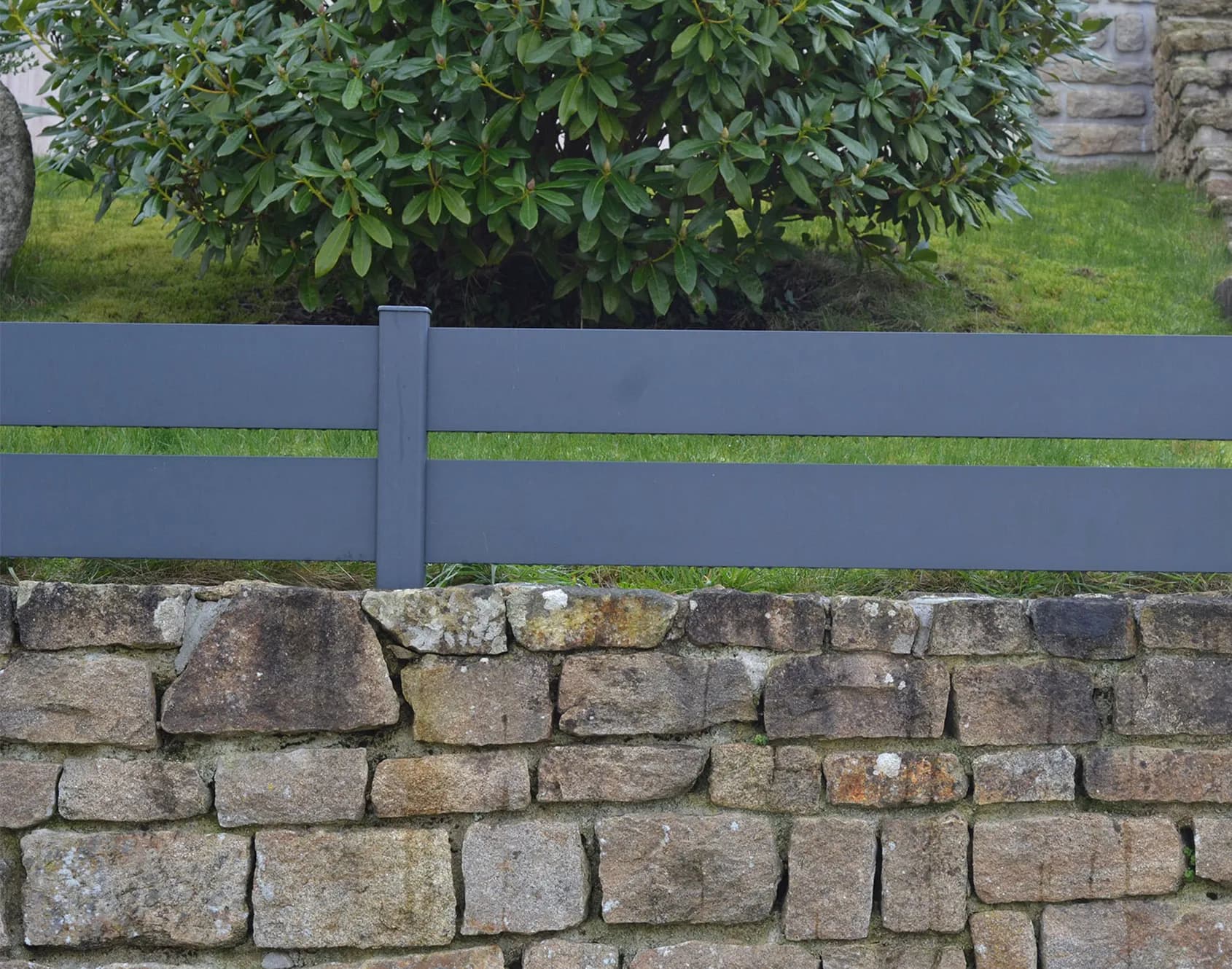 clôtures en aluminium et en bois